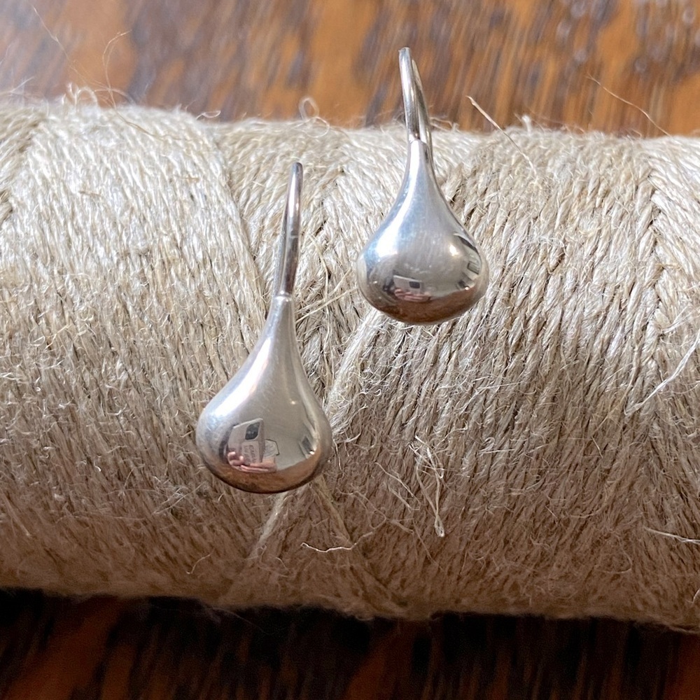 925 tear drop silver earrings